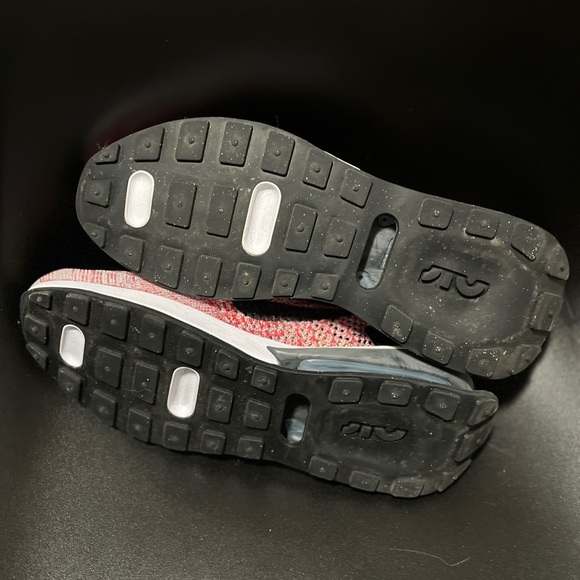 NIKE AIR MAX FLYKNIT RACER•SIZE 10 - Picture 4 of 7